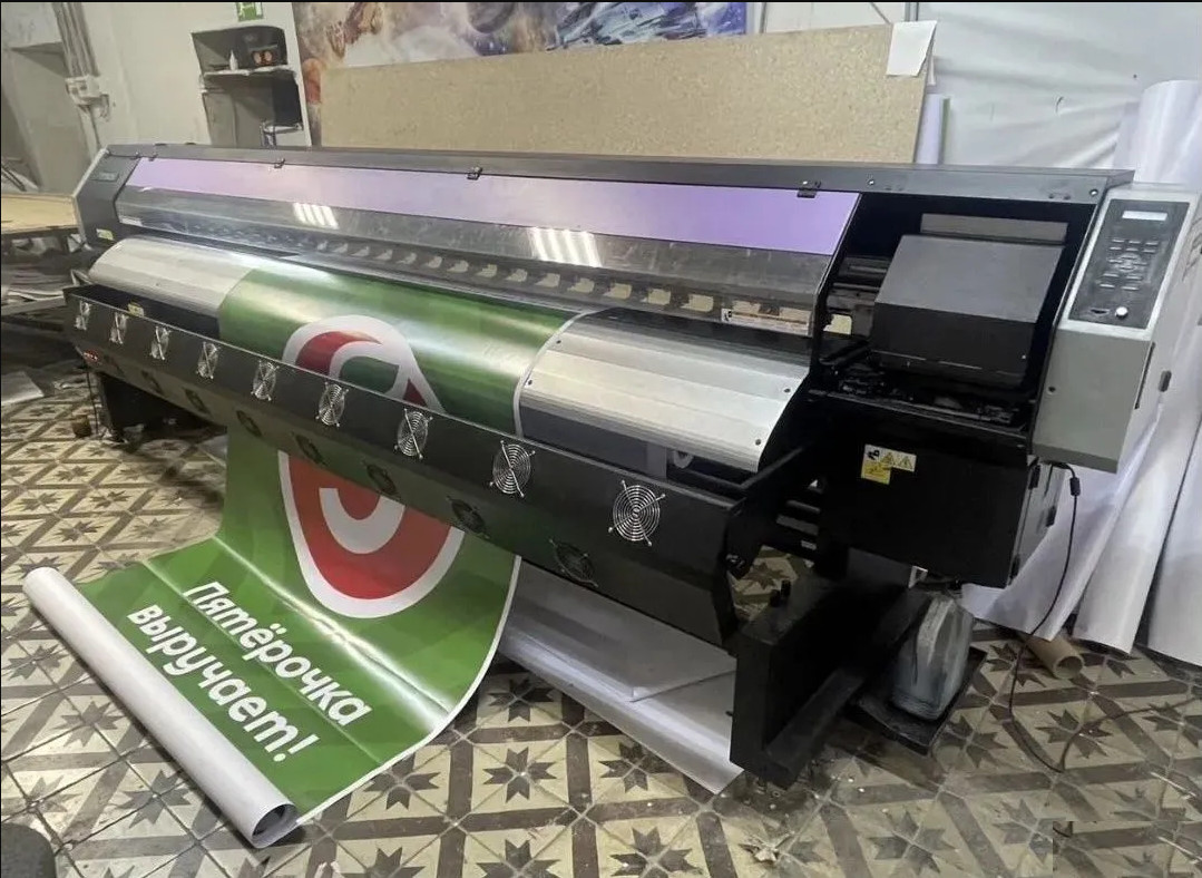 Принтер Mimaki SWJ-320 S4 общий вид Широкоформатный принтер Mimaki SWJ-320 S4 для печати на баннерах и пленке